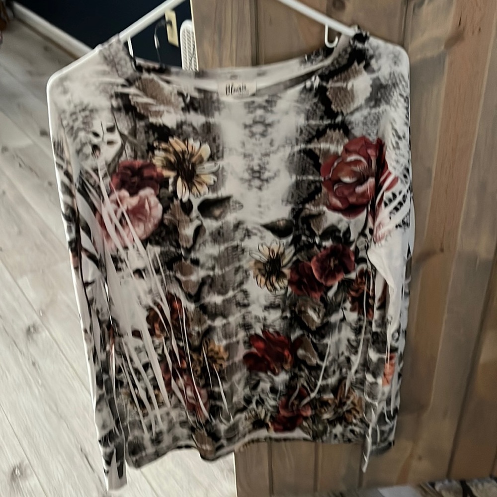 Boutique find. Size medium. Worn once